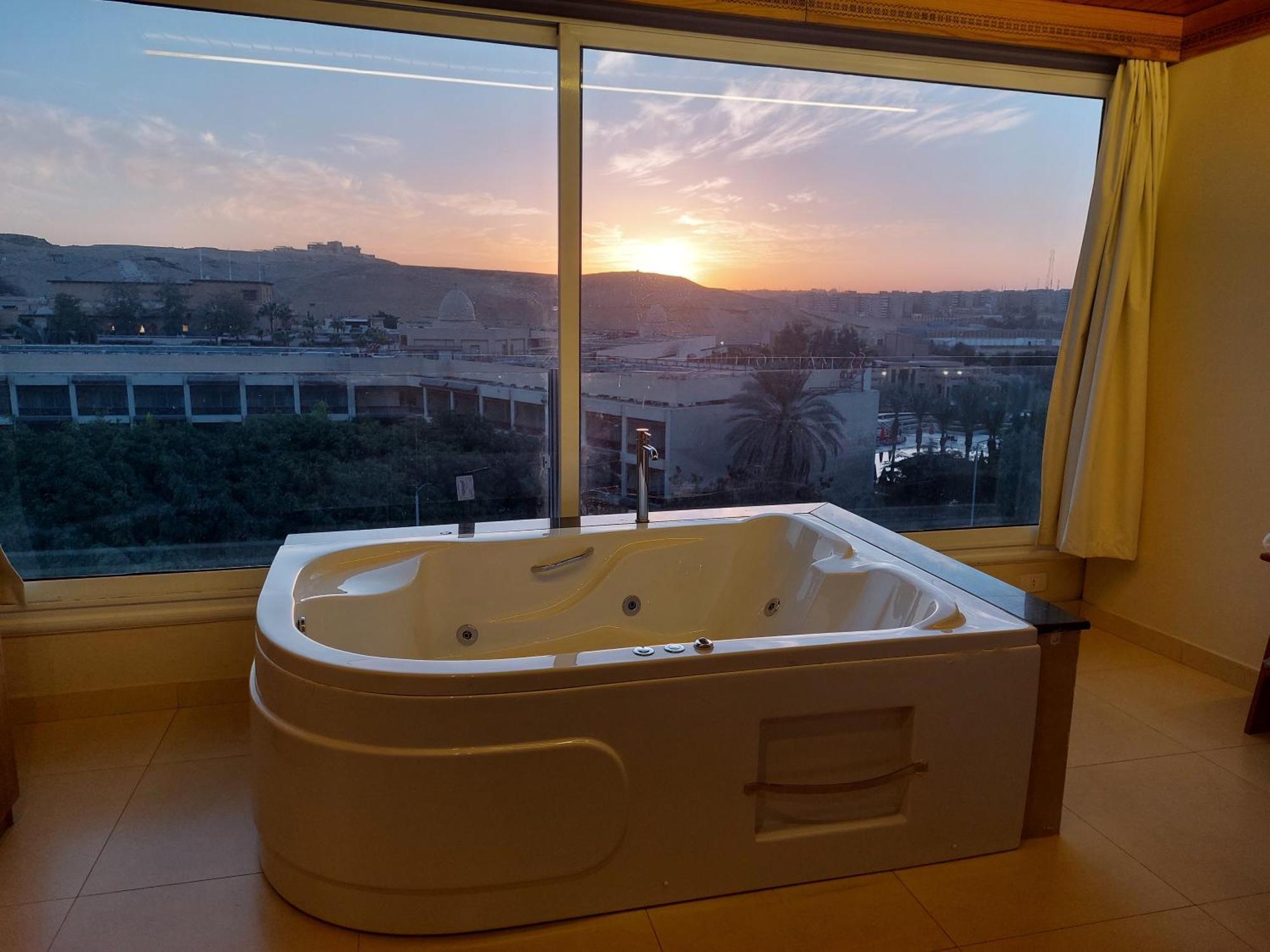 Doudou Pyramids View Hotel Kafret el-Gabal 외부 사진