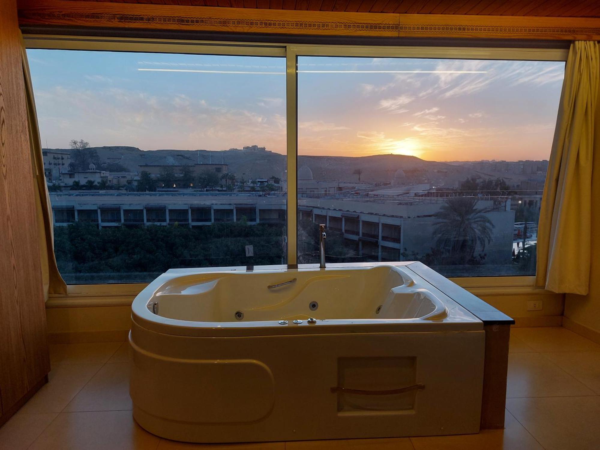Doudou Pyramids View Hotel Kafret el-Gabal 외부 사진