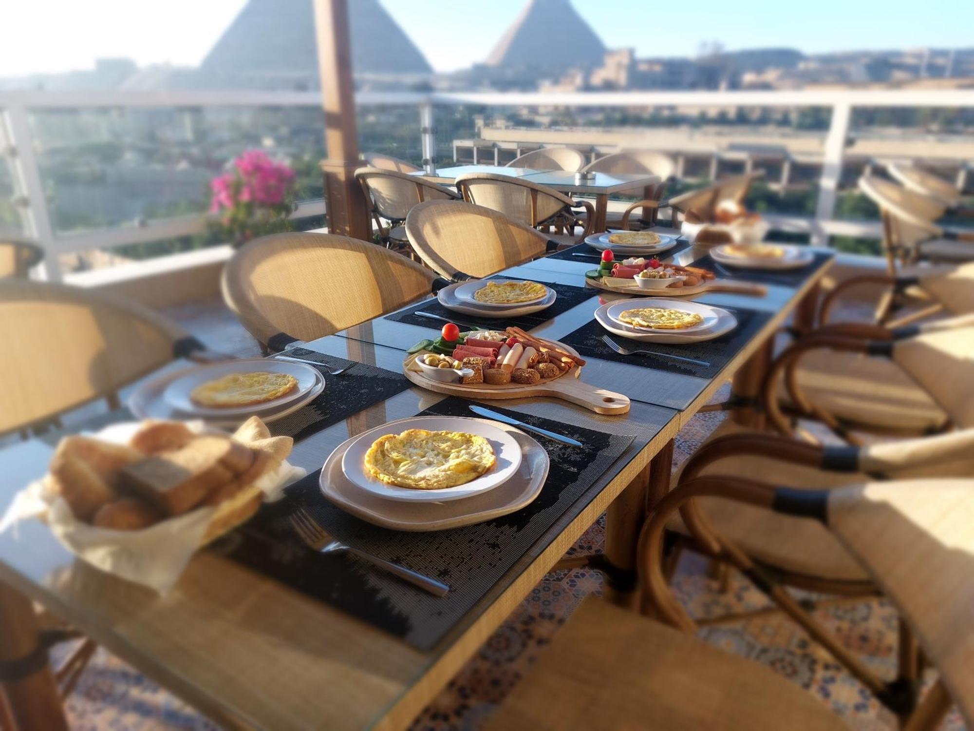 Doudou Pyramids View Hotel Kafret el-Gabal 외부 사진