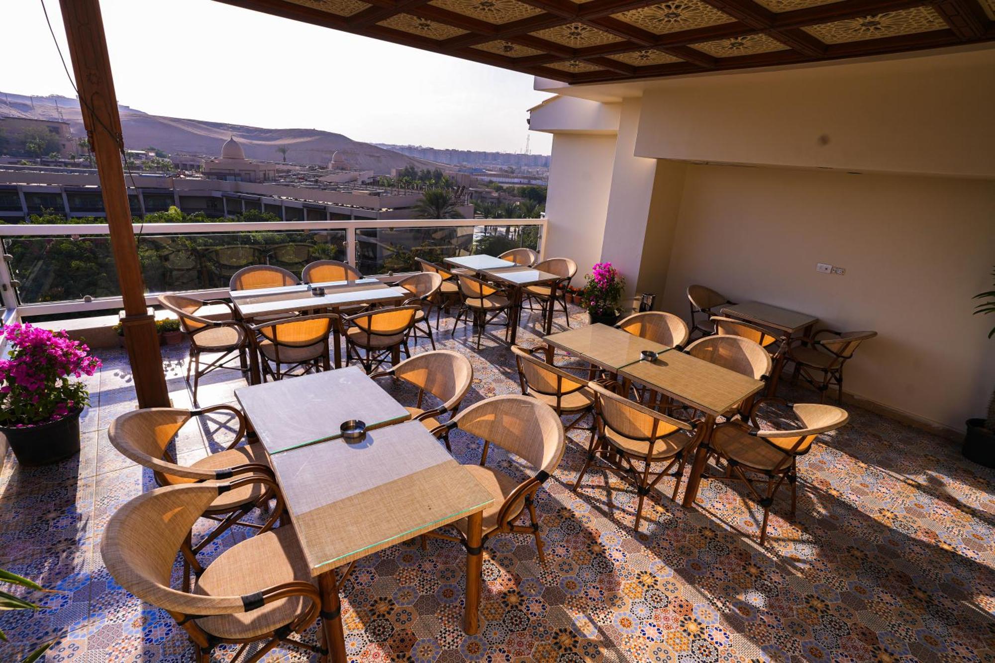 Doudou Pyramids View Hotel Kafret el-Gabal 외부 사진