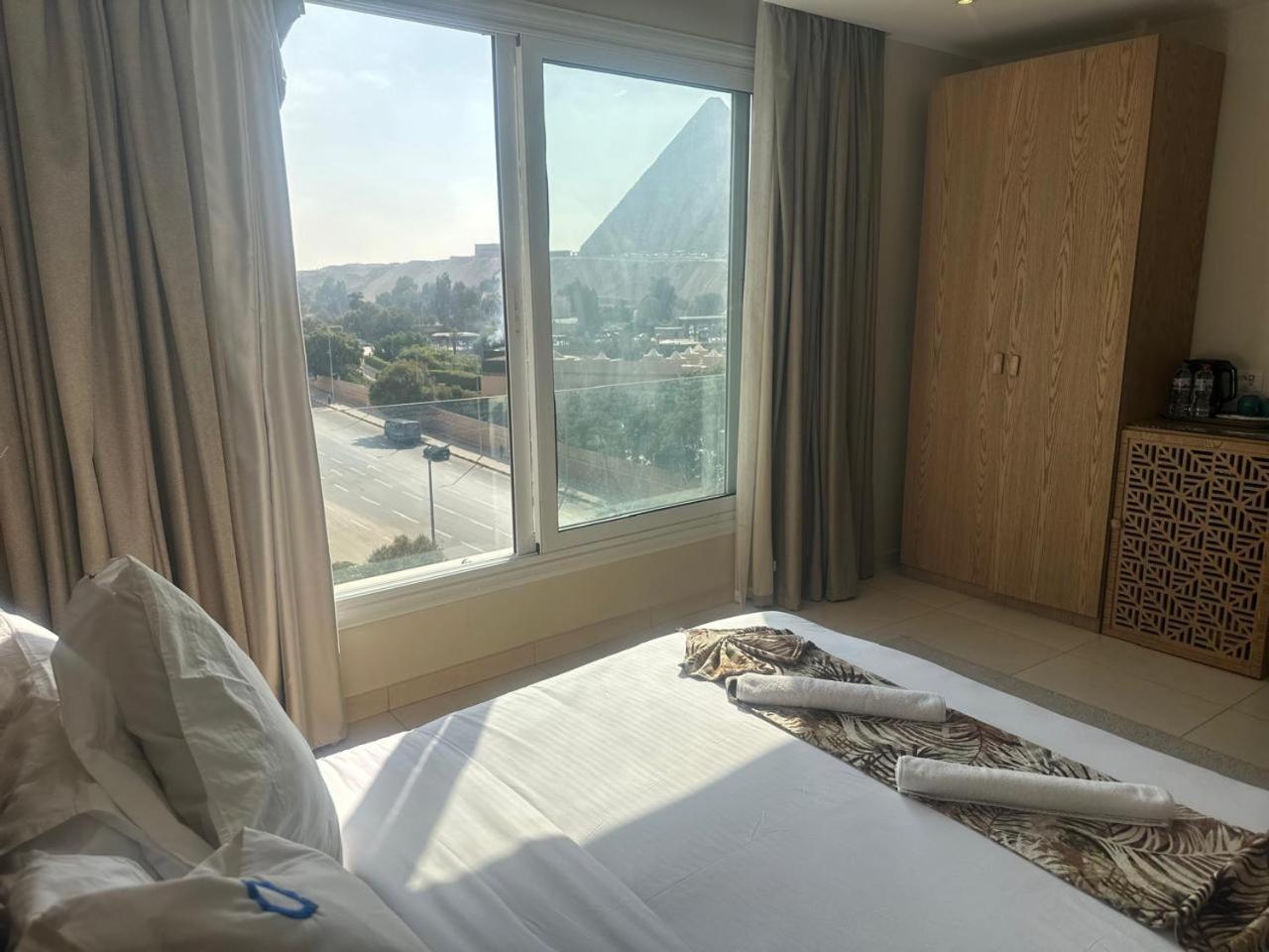 Doudou Pyramids View Hotel Kafret el-Gabal 외부 사진